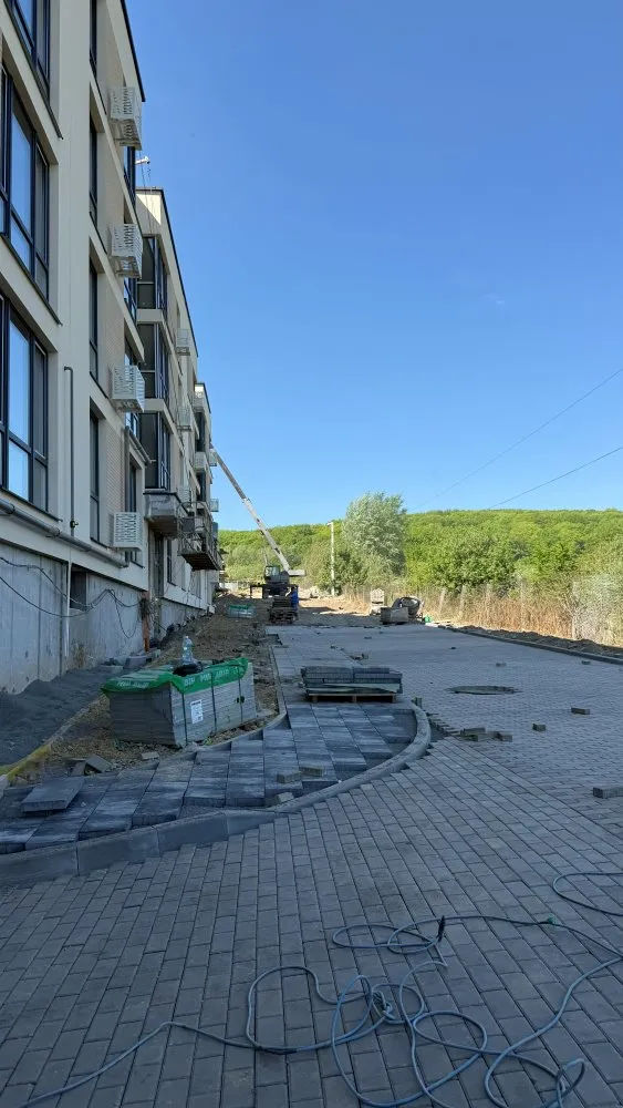 квітень 2026