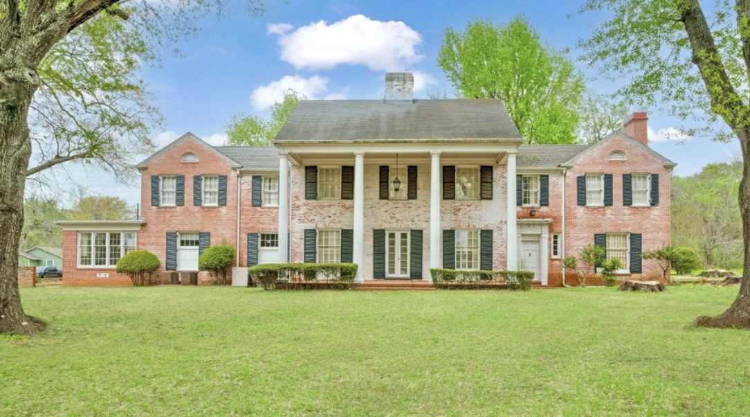 The Two Best Neighborhoods in Paris Texas