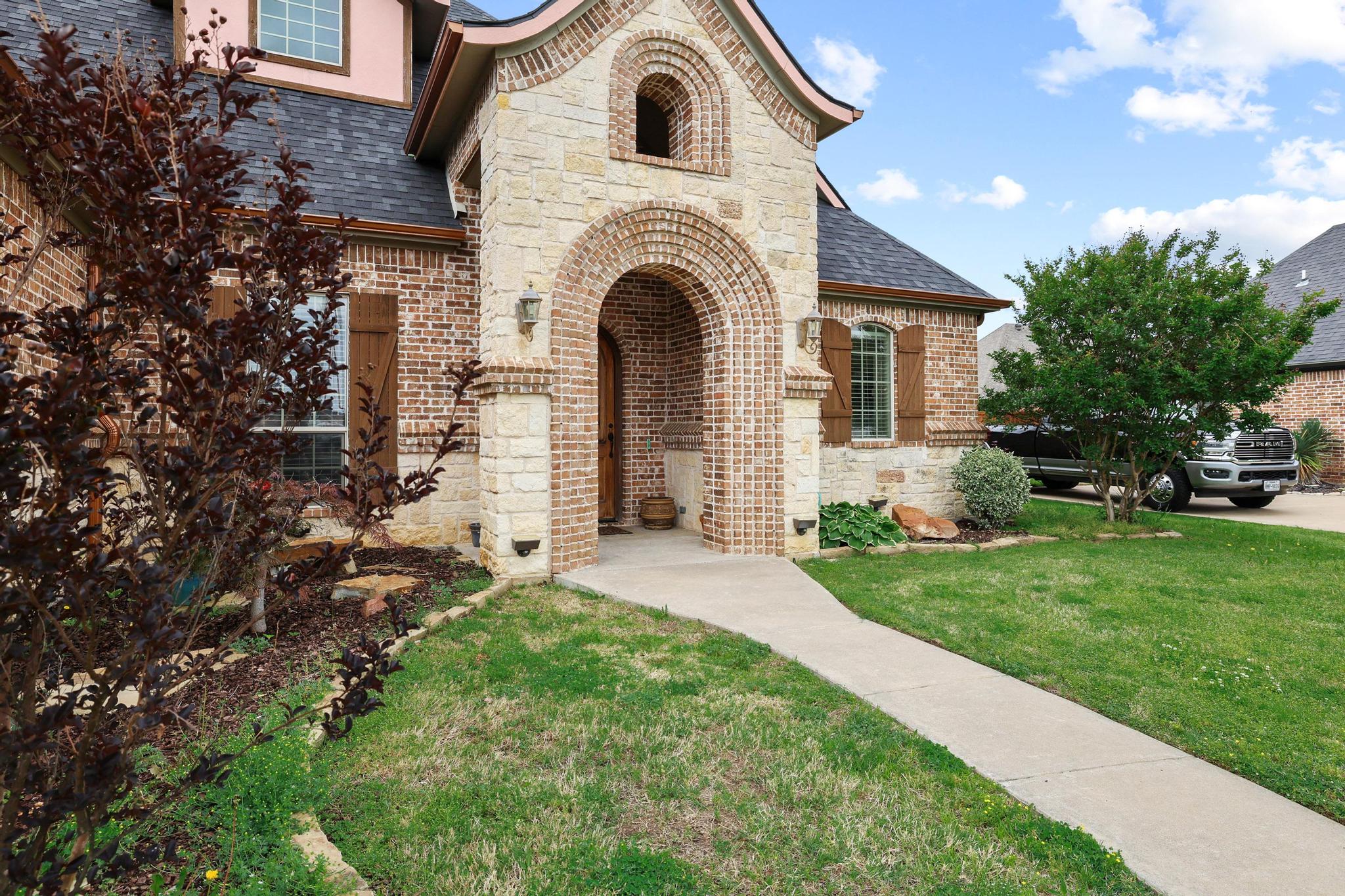 Just Closed: 1128 Fountain Creek Blvd in Pottsboro, Texas