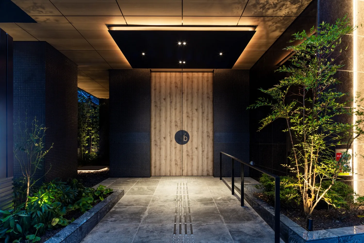 the b 大阪新世界　プレミアルーム