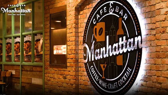 CAFE&BAR Manhattan 店舗写真