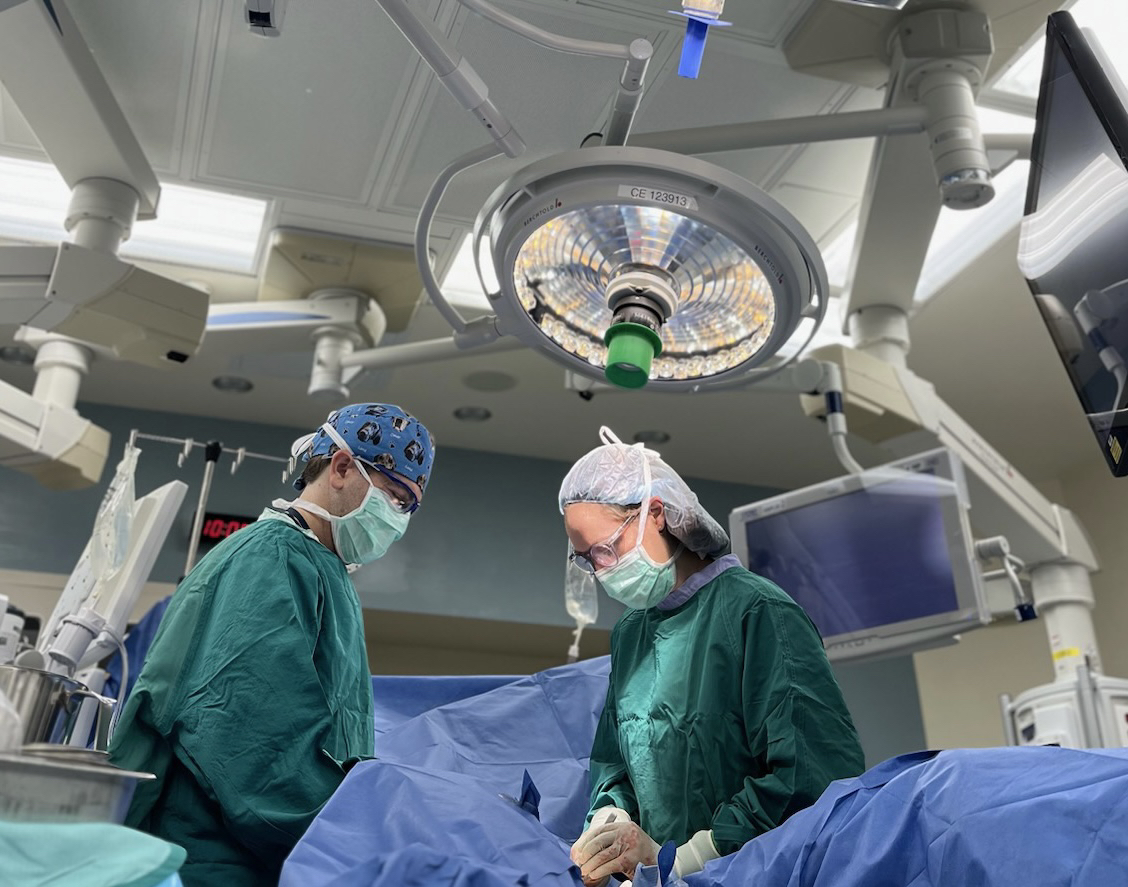 Dr. Pamela Peters and associate operating at Duke University