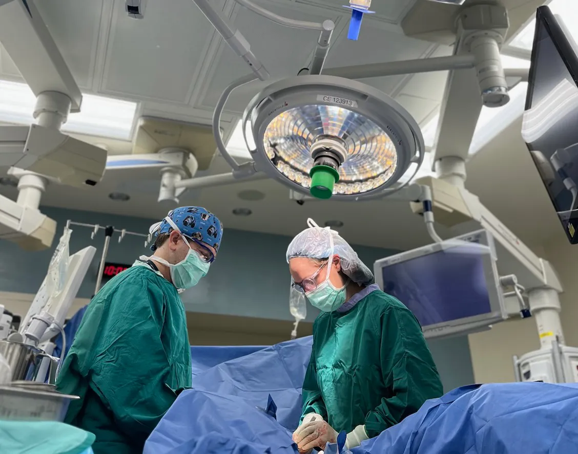 Dr. Pamela Peters and associate operating at Duke University