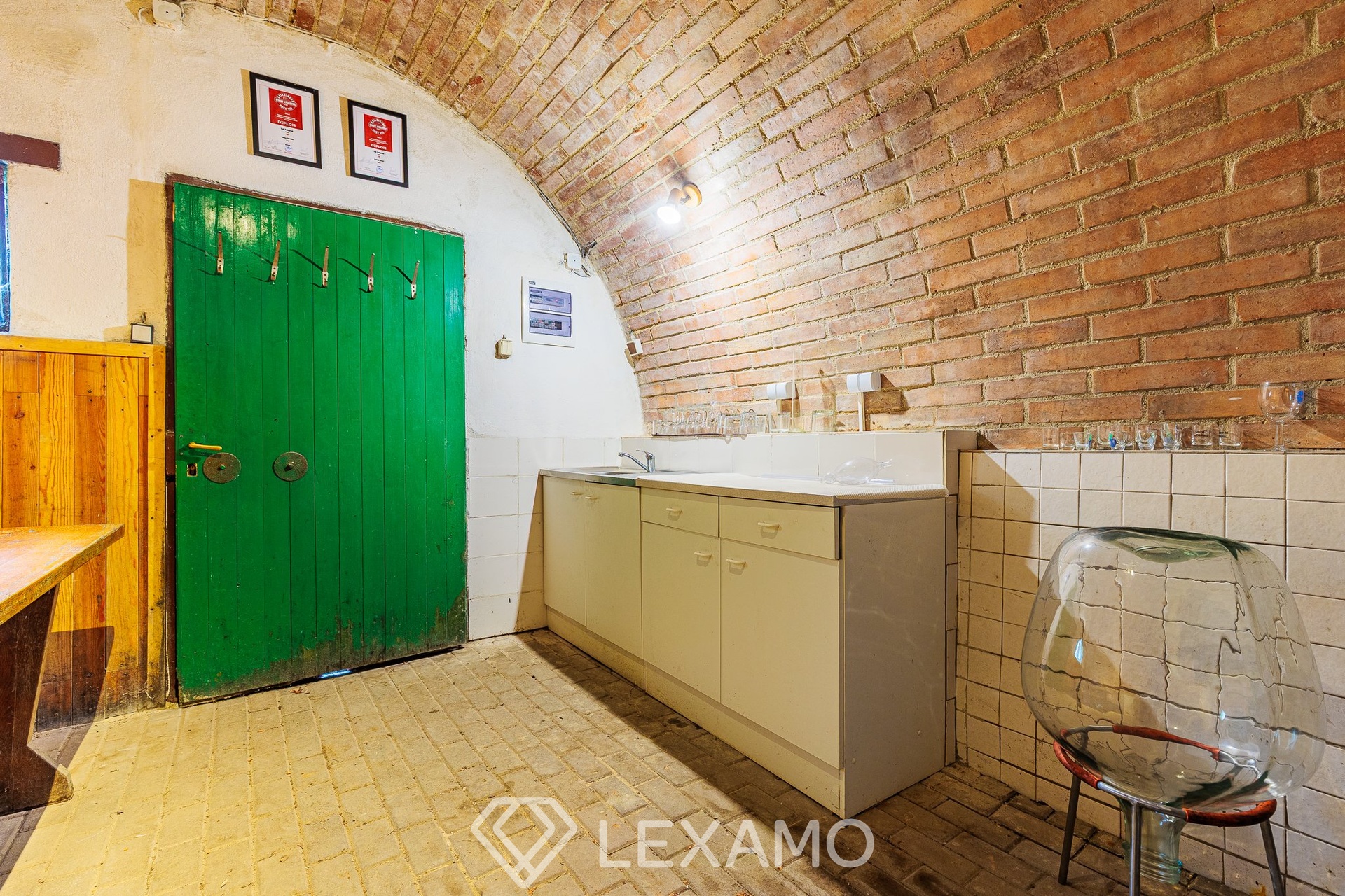 2R6_0049-HDR