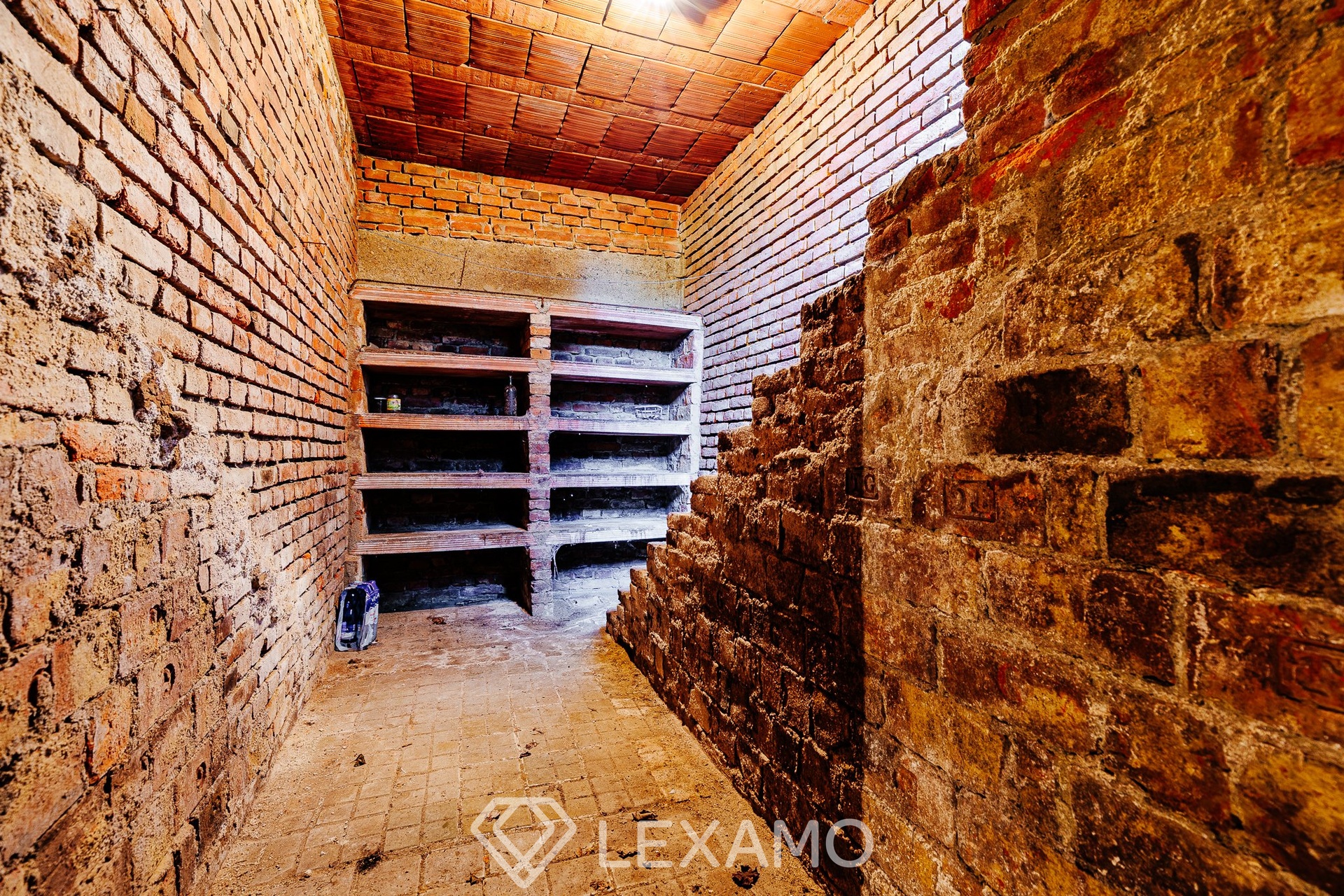 2R6_0004-HDR