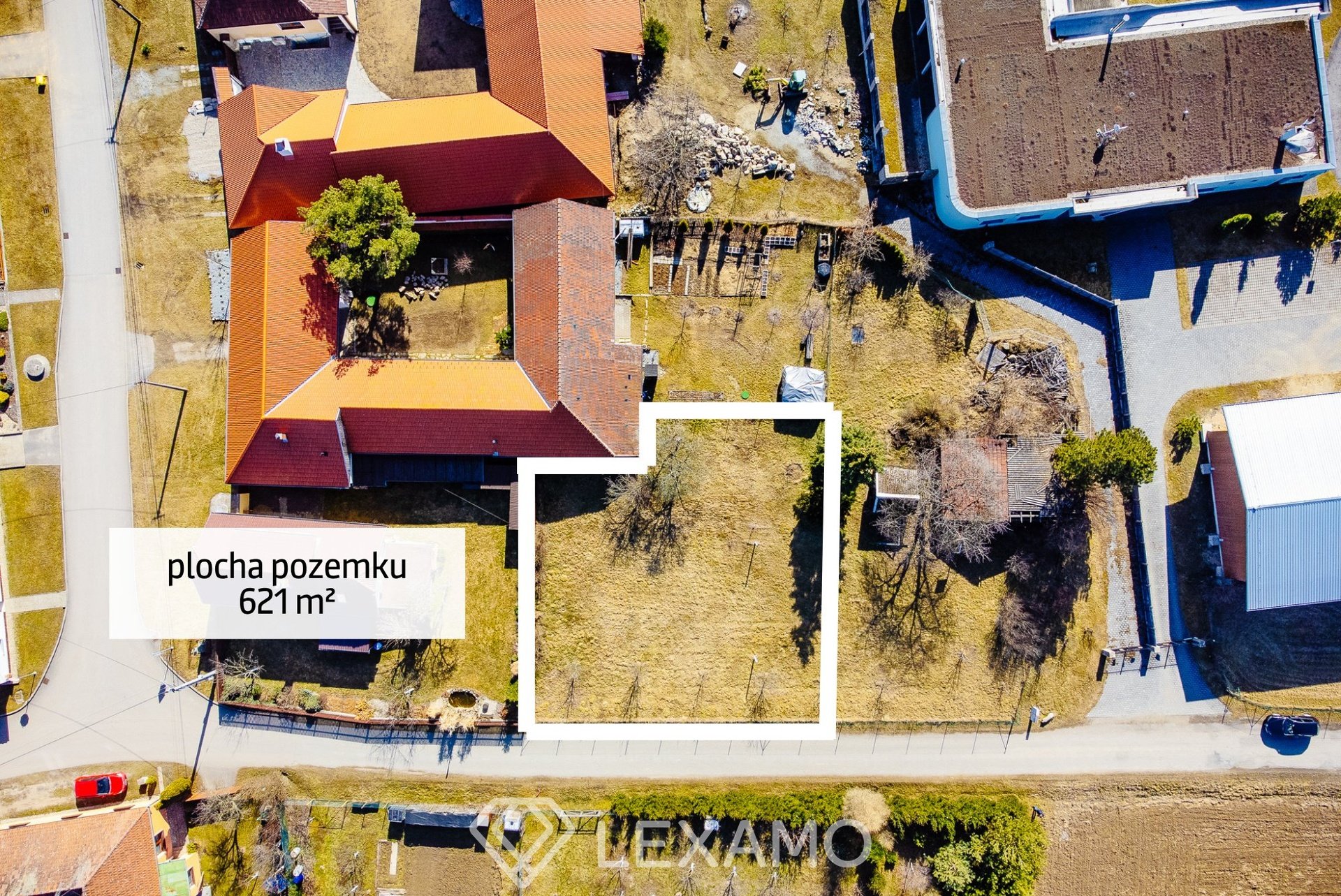 pozemek Kojatin