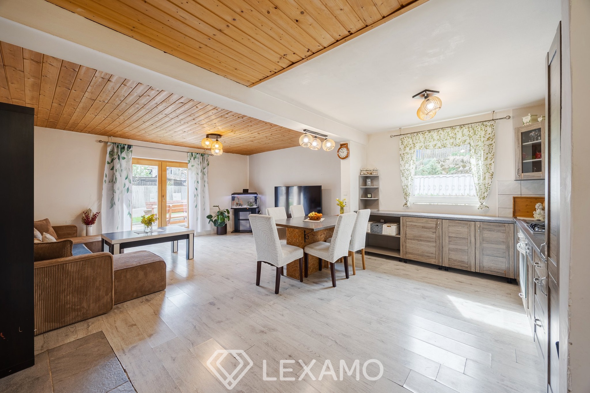 2R6_0029-HDR