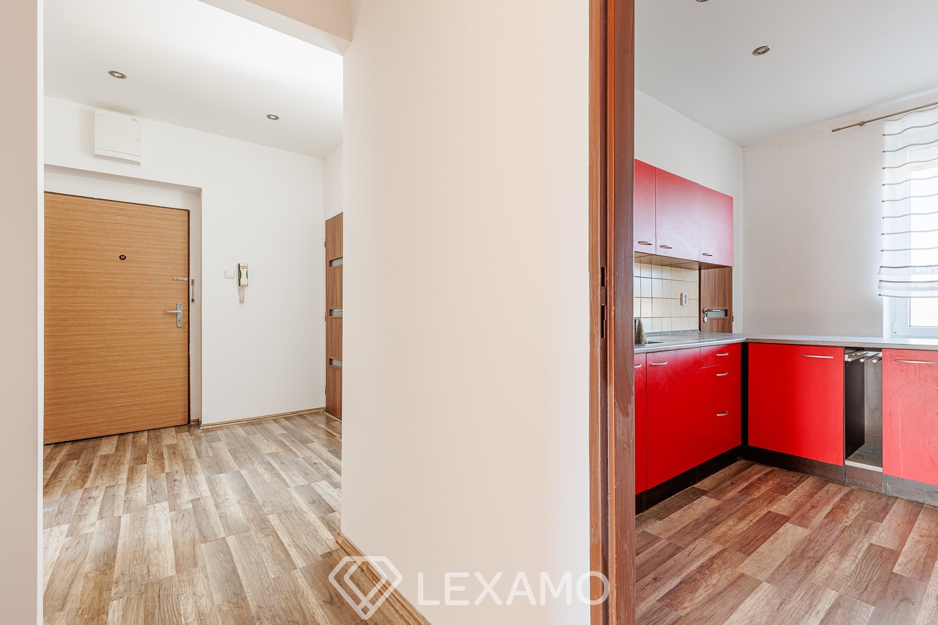 2R6_0066-HDR