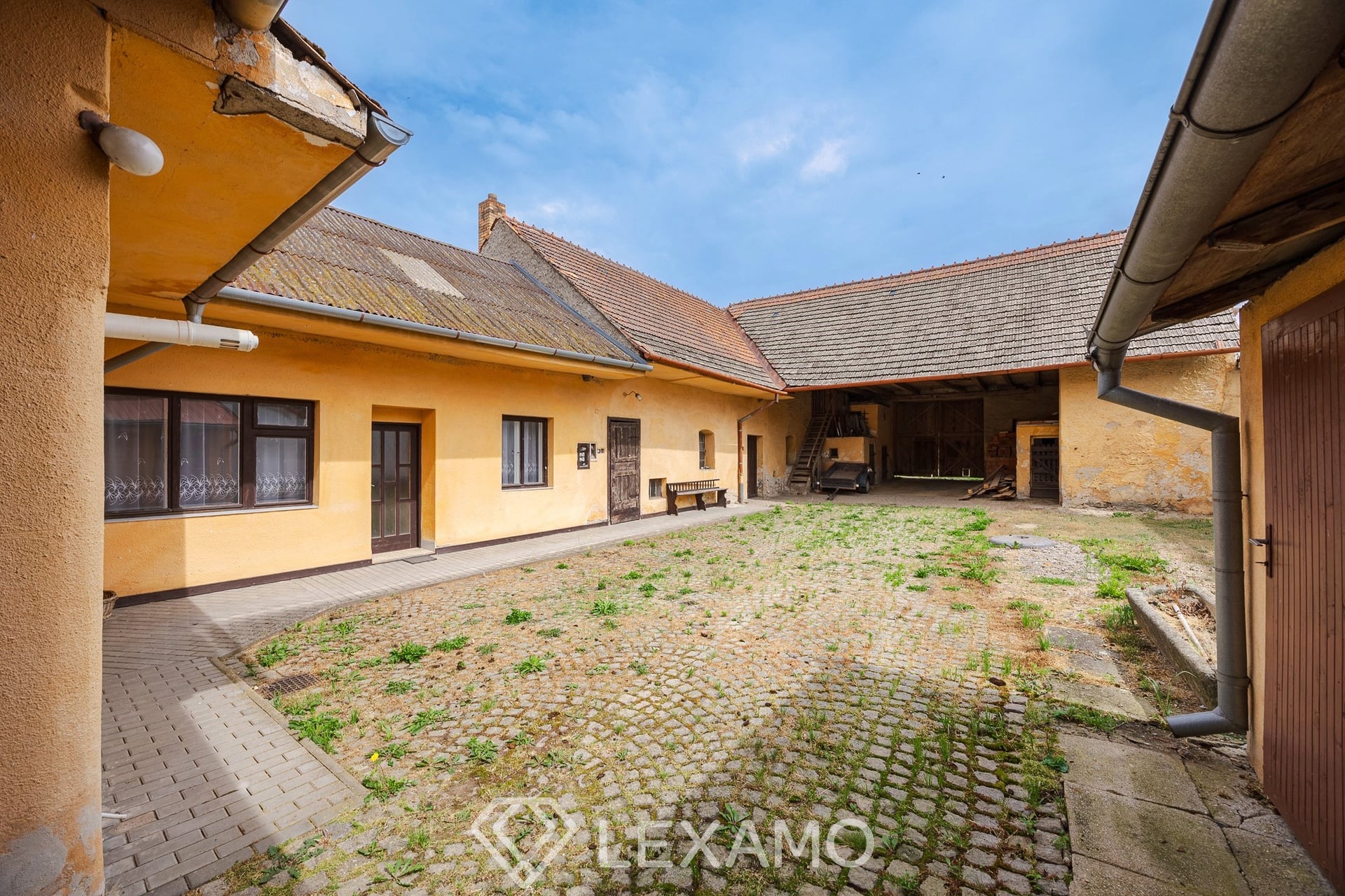 2R6_0105-HDR