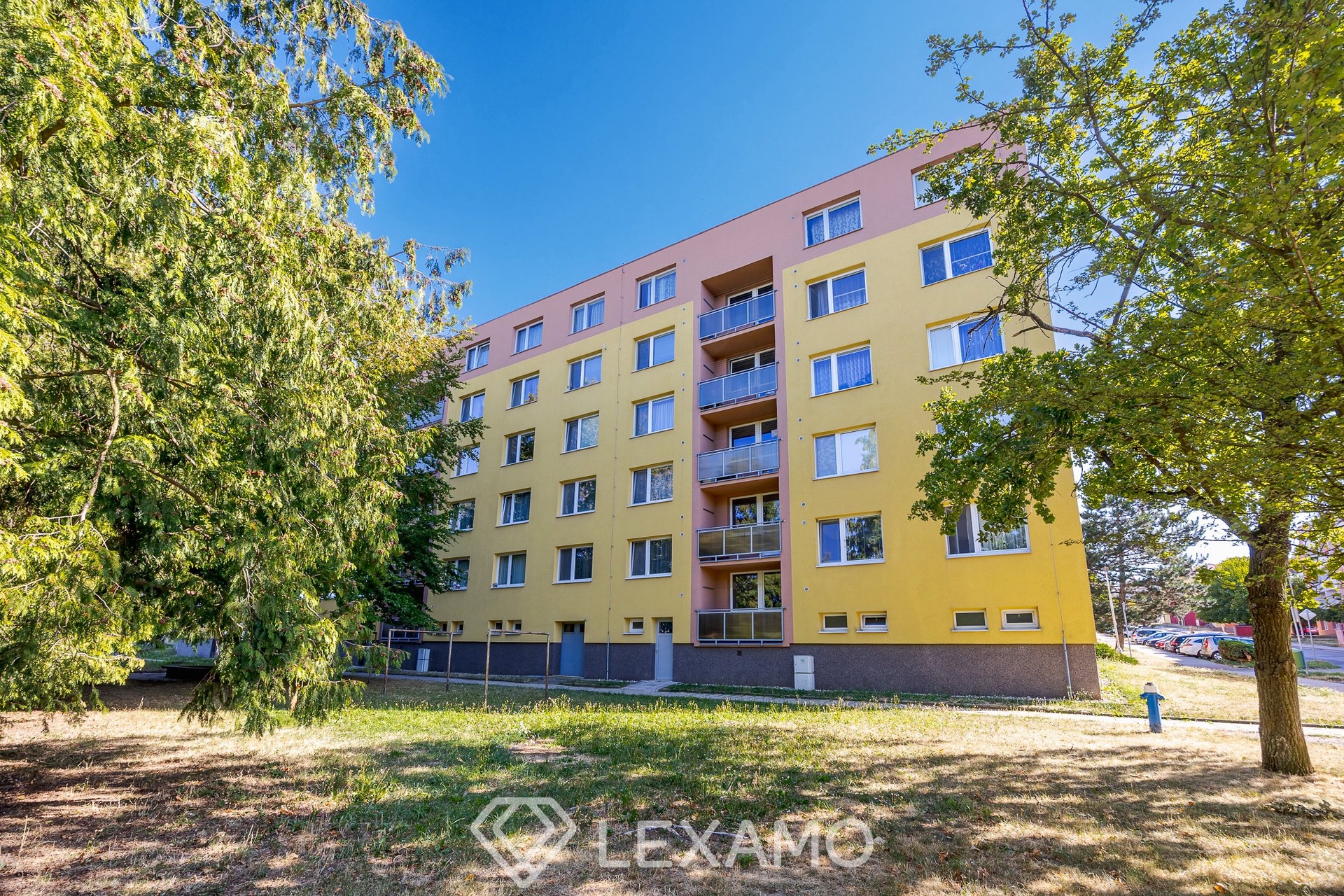 2R6_0449-HDR