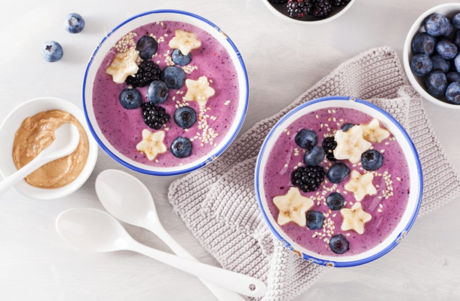 Healthy Breakfast Smoothie Bowls