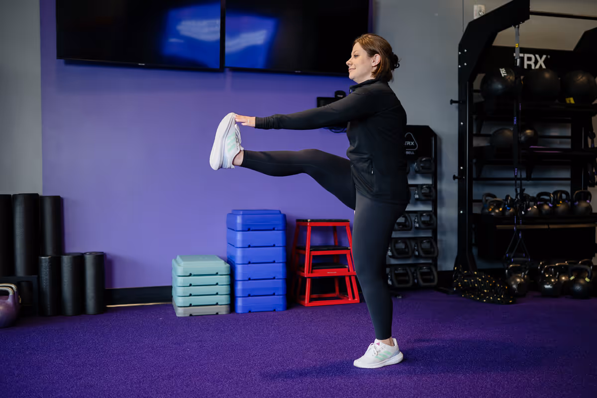 16 Stretches to Do Before Working Out for Proactive Recovery