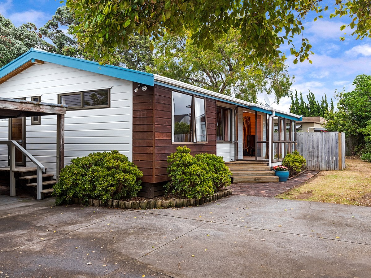 25A The Esplanade, Eastern Bush