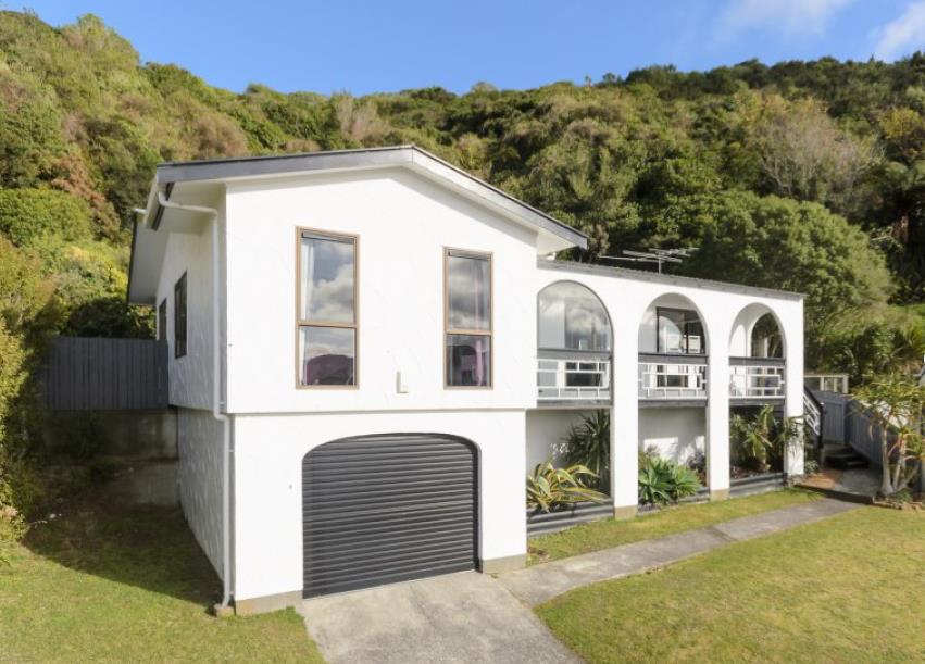 98 Allington Road, Karori