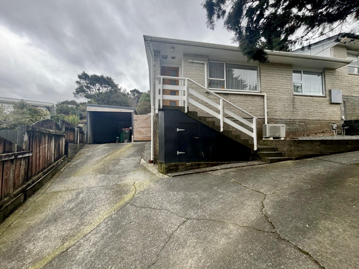 1/6 Naseby Grove, Wainuiomata