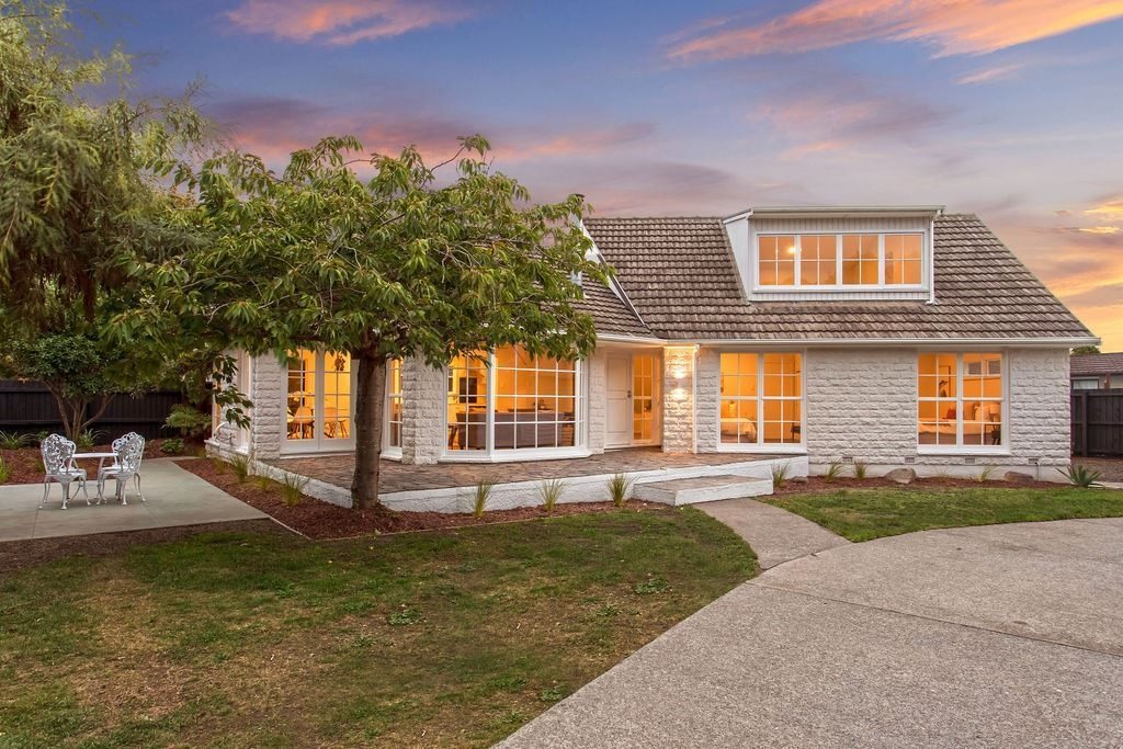 27 Horseshoe Lake Road, Shirley