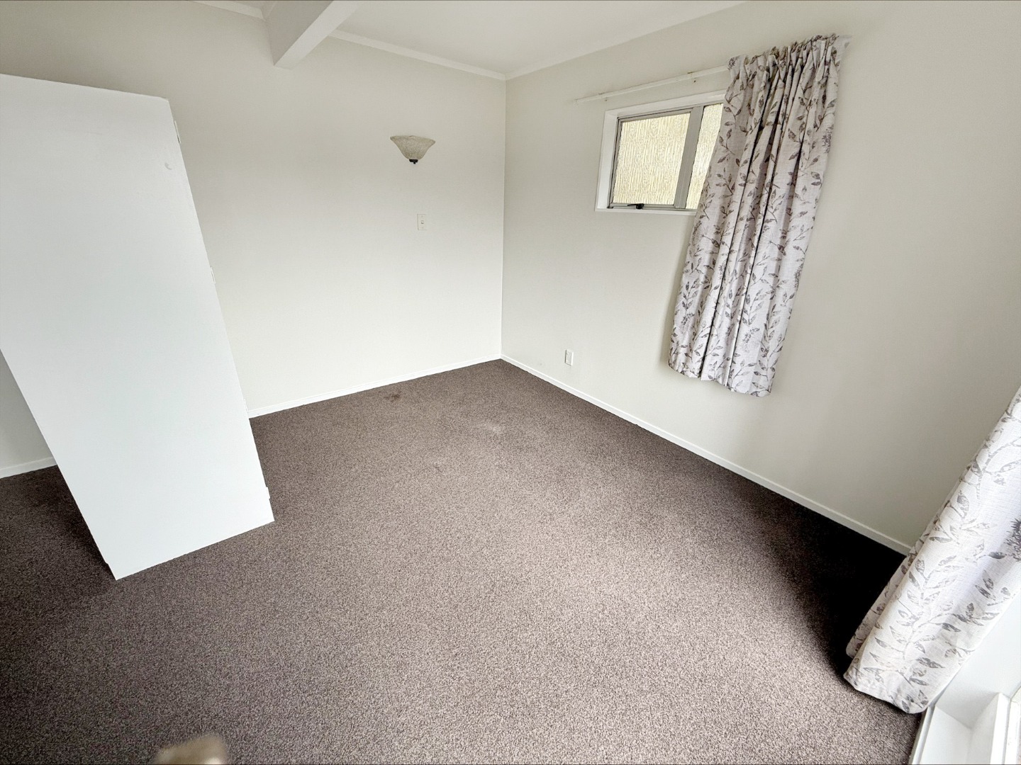 10 Queens Drive, Lyall Bay