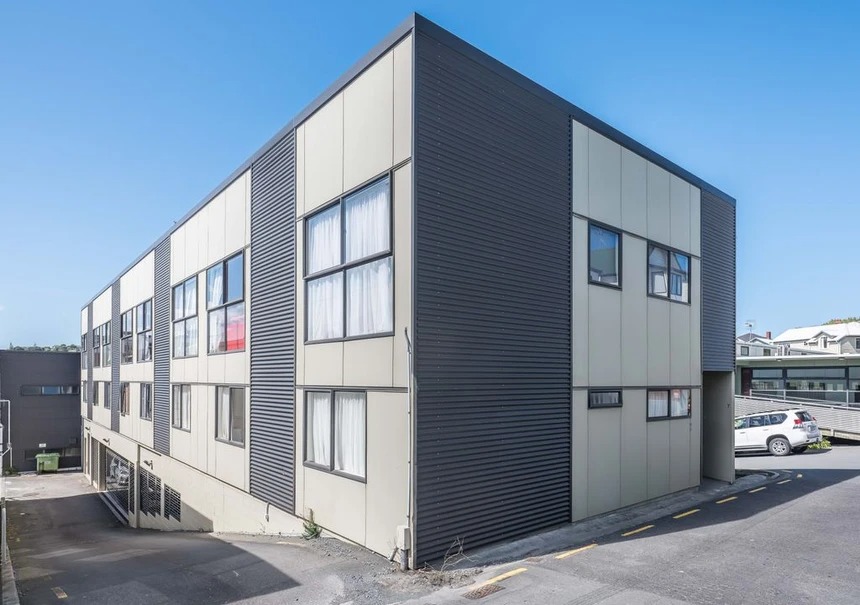 7 Hall Avenue, Newtown