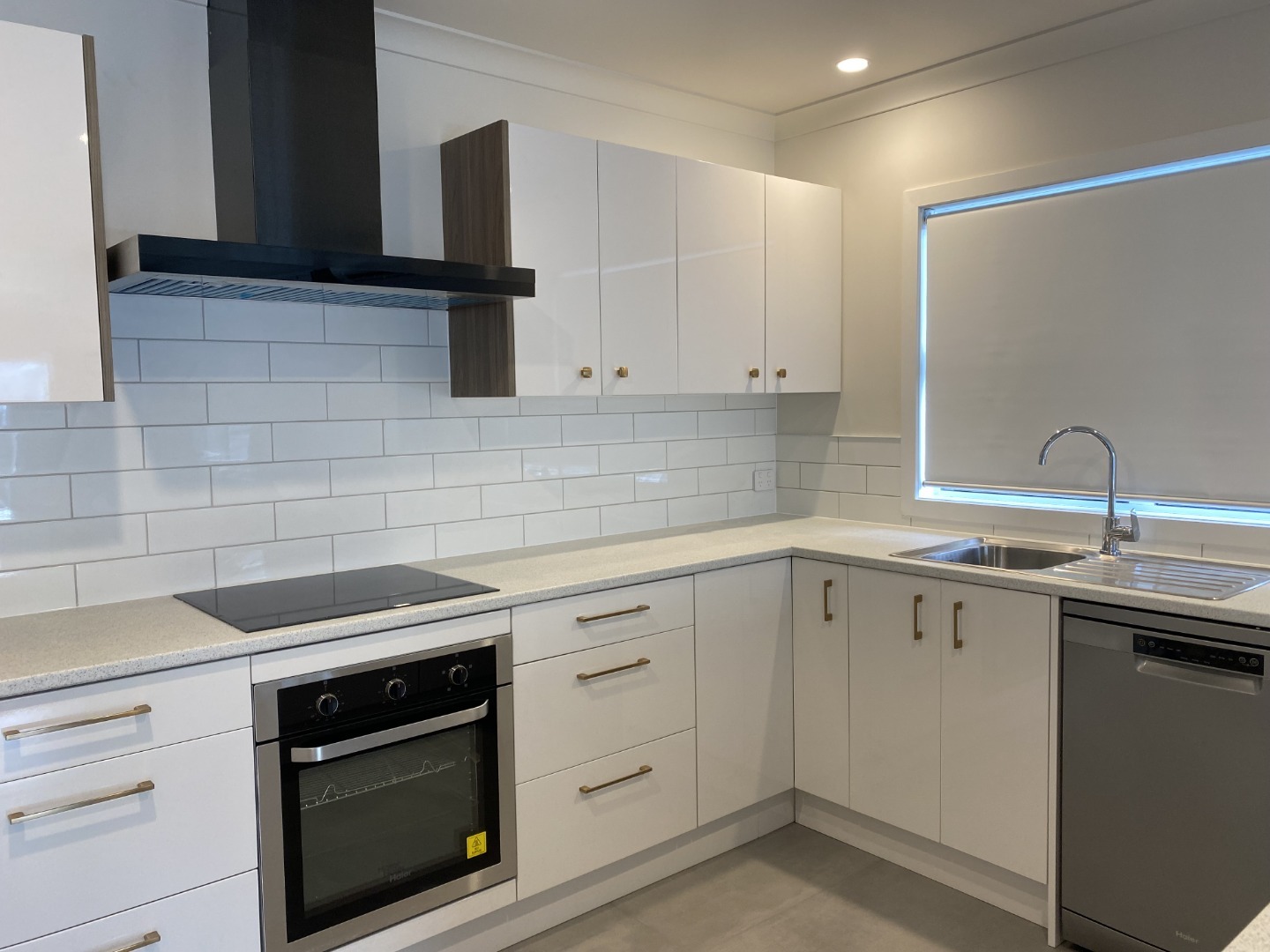 1000 Manuka Street, Mahora