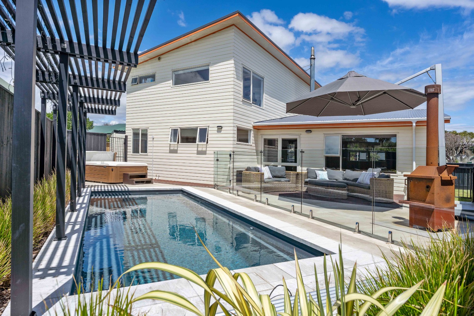 1 Frances Street, Waikanae Beach