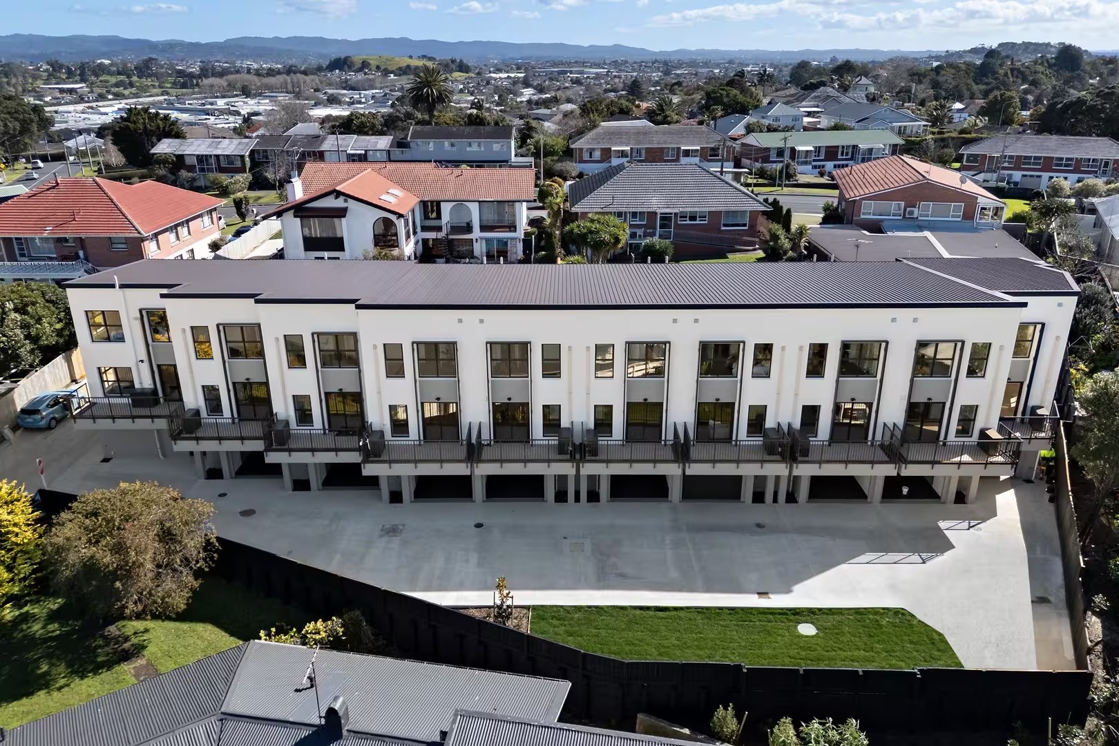 25 Warren Avenue, Three Kings