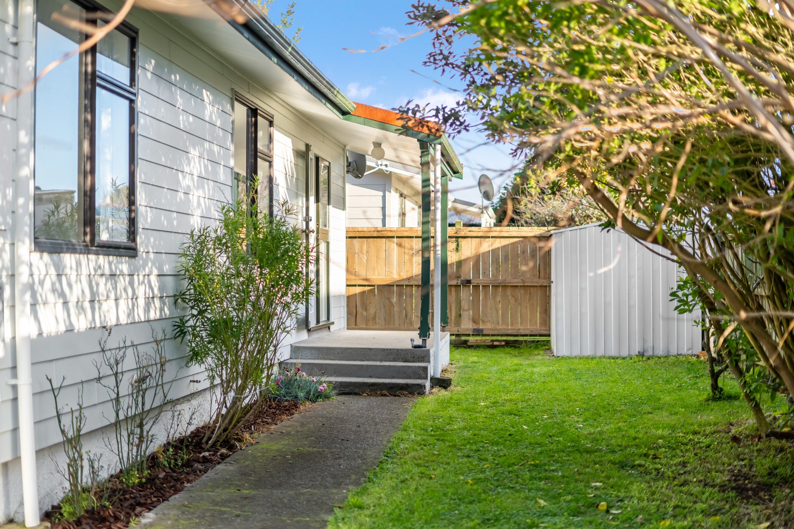 193A Whites Line East, Waiwhetu