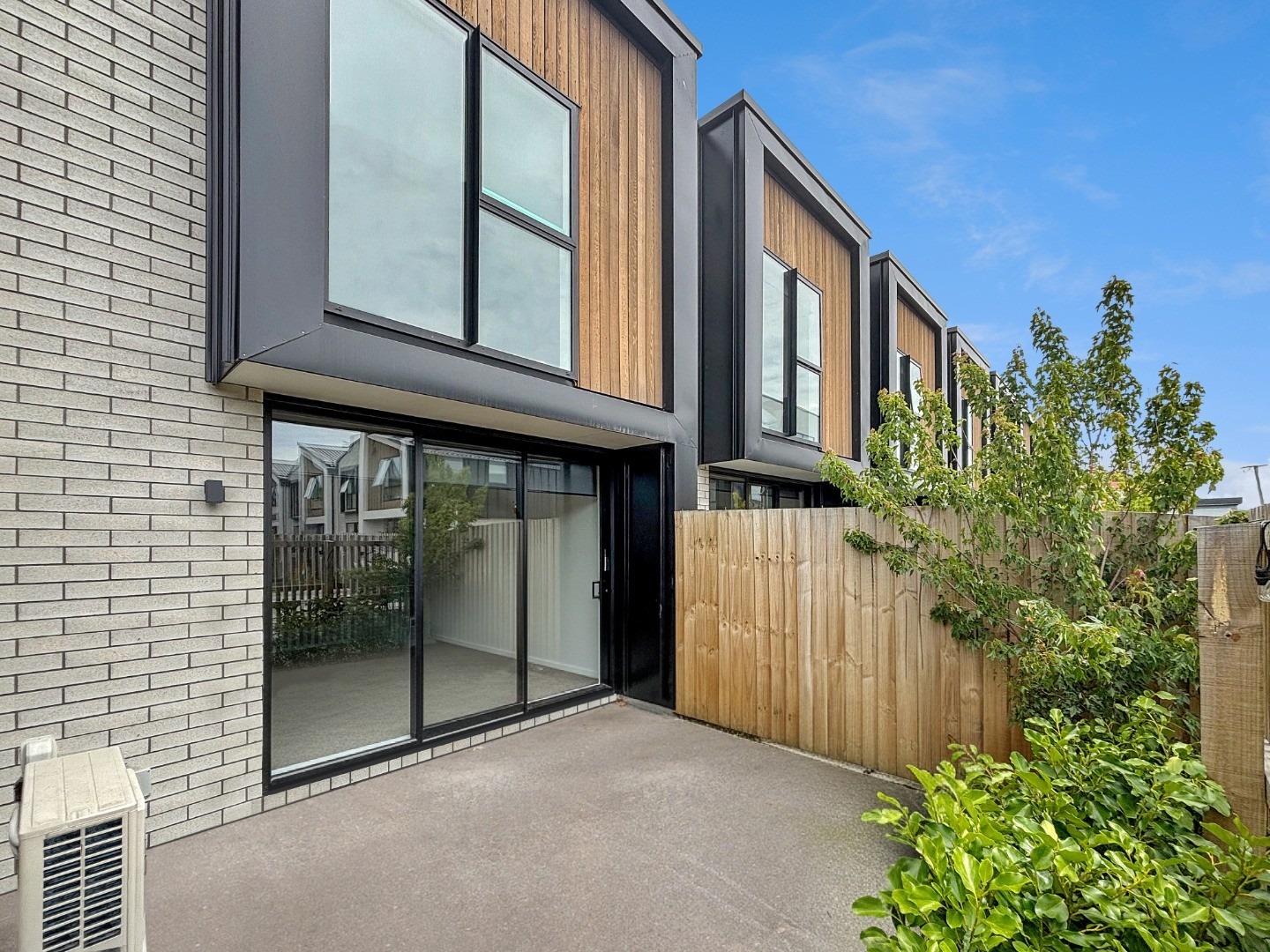 329 Lincoln Road, Addington