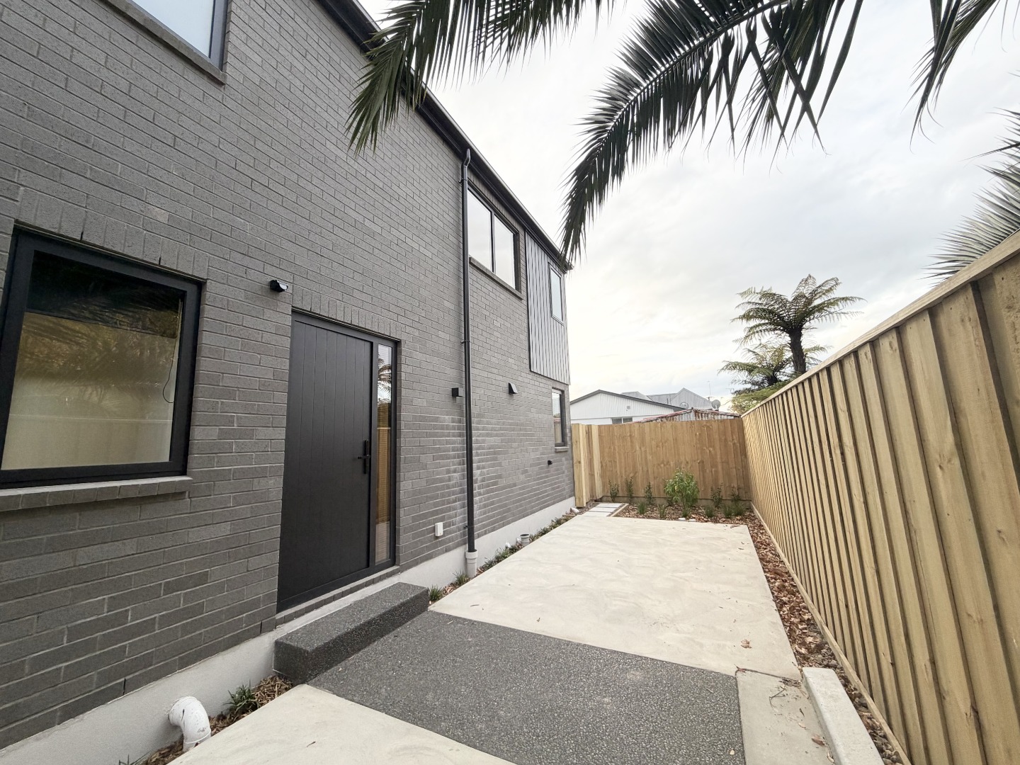 437 Worcester Street, Linwood