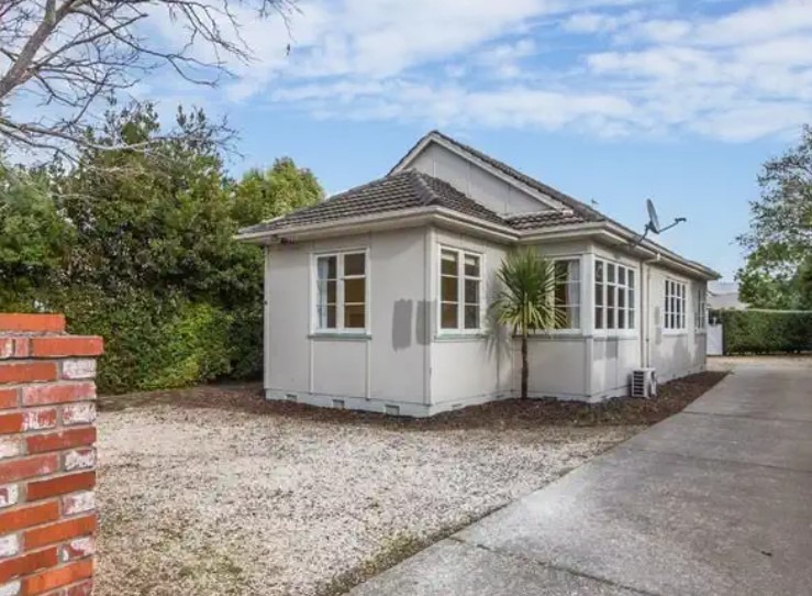 13 Denvir Street, Strowan
