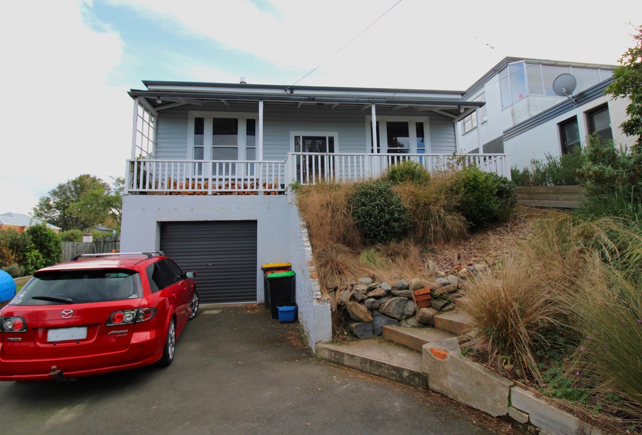 22 Lawson Street, Roslyn