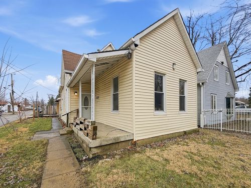 2033 Forest Manor Ave