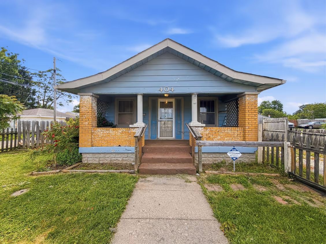 404 Foltz St