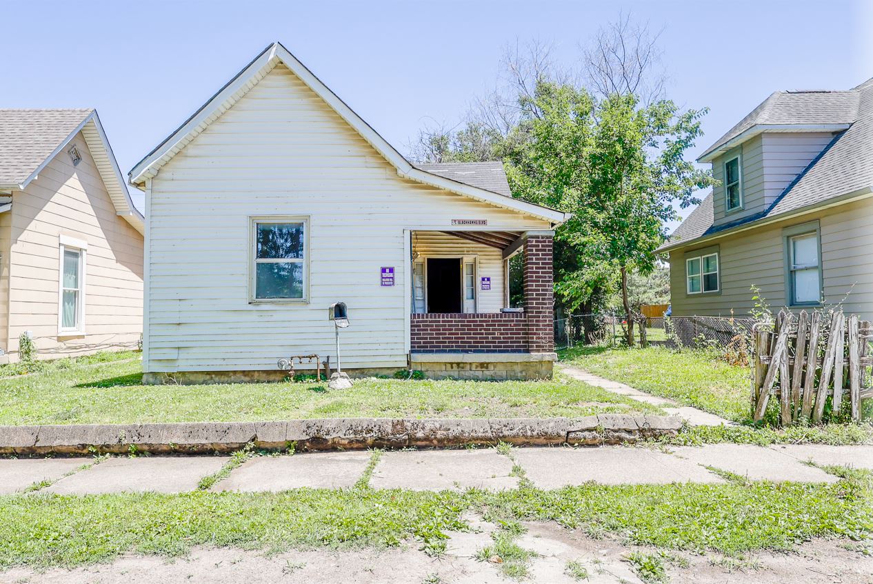 1449 Blaine Ave