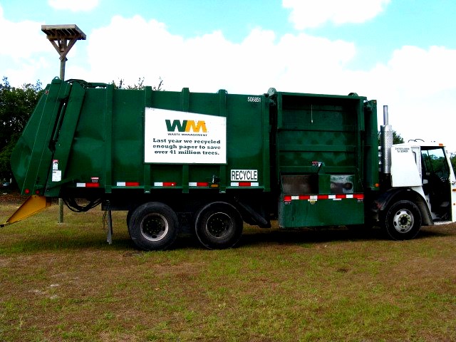 Waste Management Recycle Truck | Clyde Robinson | Flickr