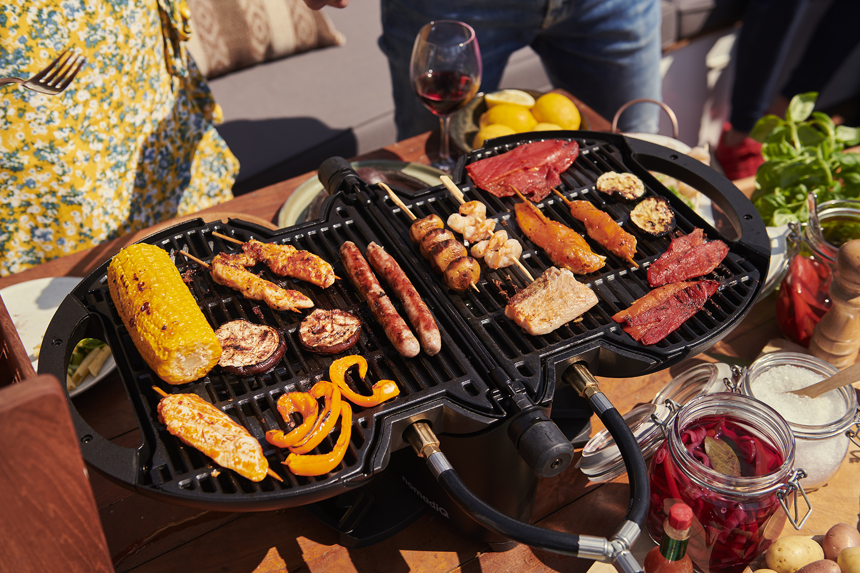 nomadiQ portable gas grill