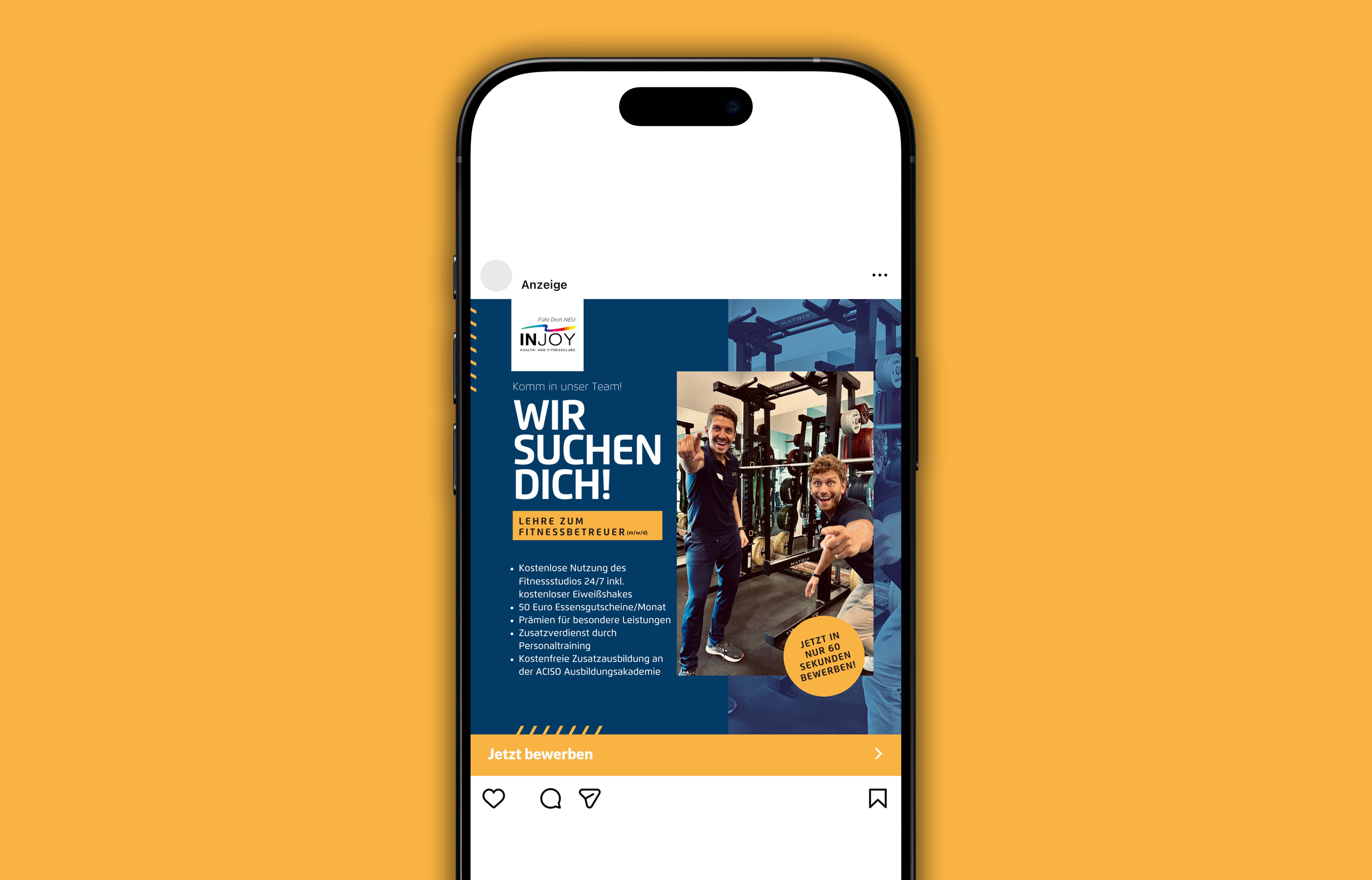 Instagram-Werbung für eine Fitnessbetreuer-Ausbildung mit zwei lächelnden Männern im Fitnessstudio, die auf die Kamera zeigen. Text: Wir suchen dich! Jetzt in nur 60 Sekunden bewerben.
