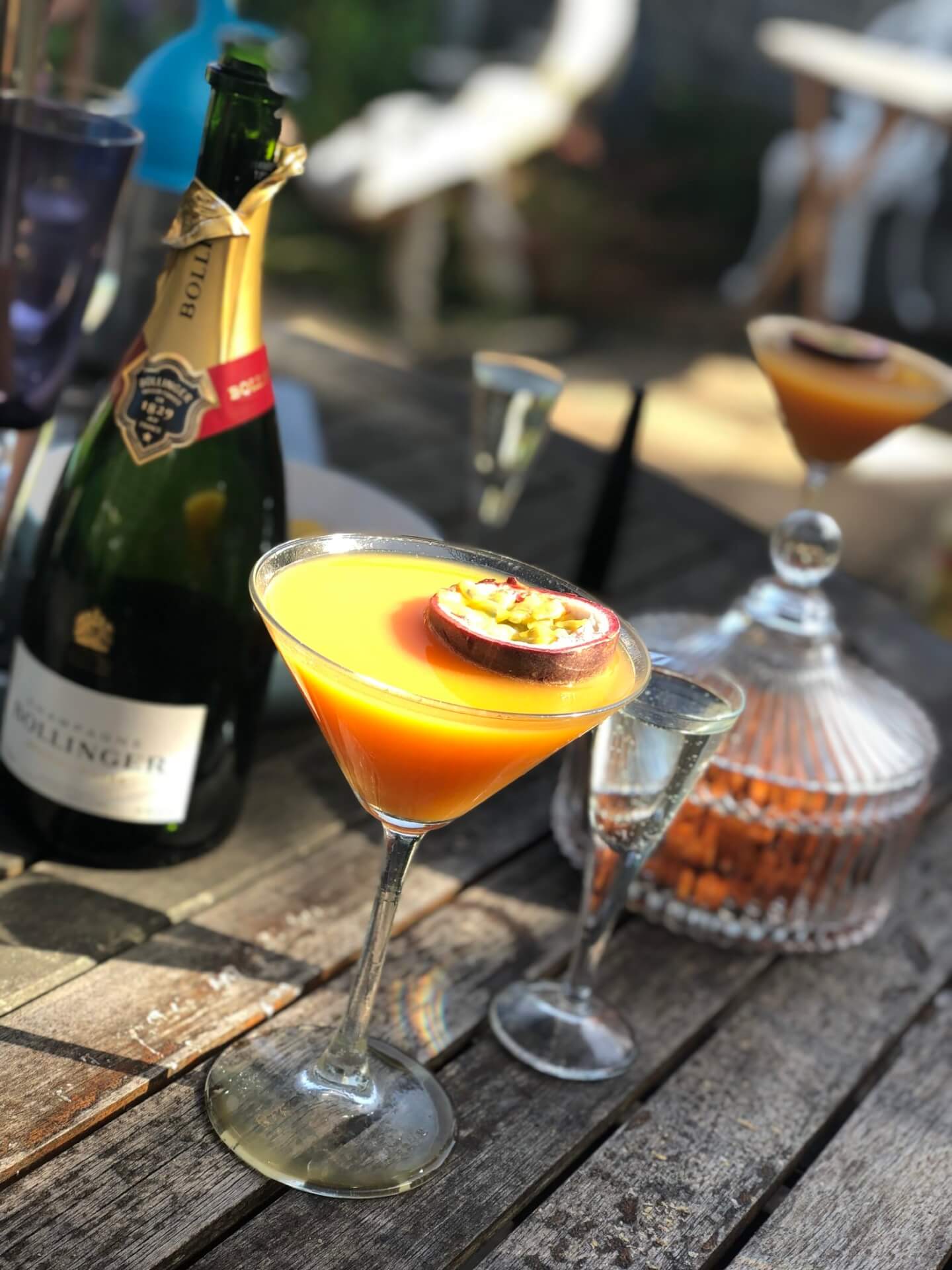 CHAMPAGNE COCKTAIL Photo by Donna Billson on Unsplash