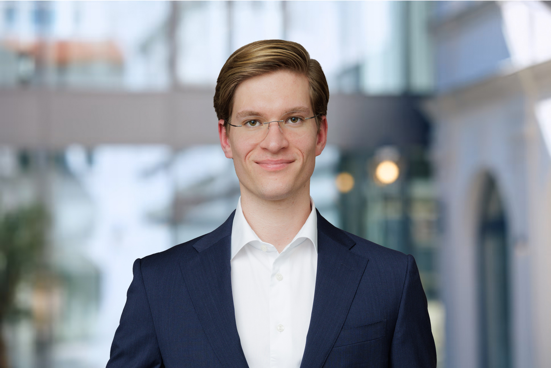 Dominik Mainka - Expert in data-driven business strategies and sustainable growth at Erkiert & Mainka.