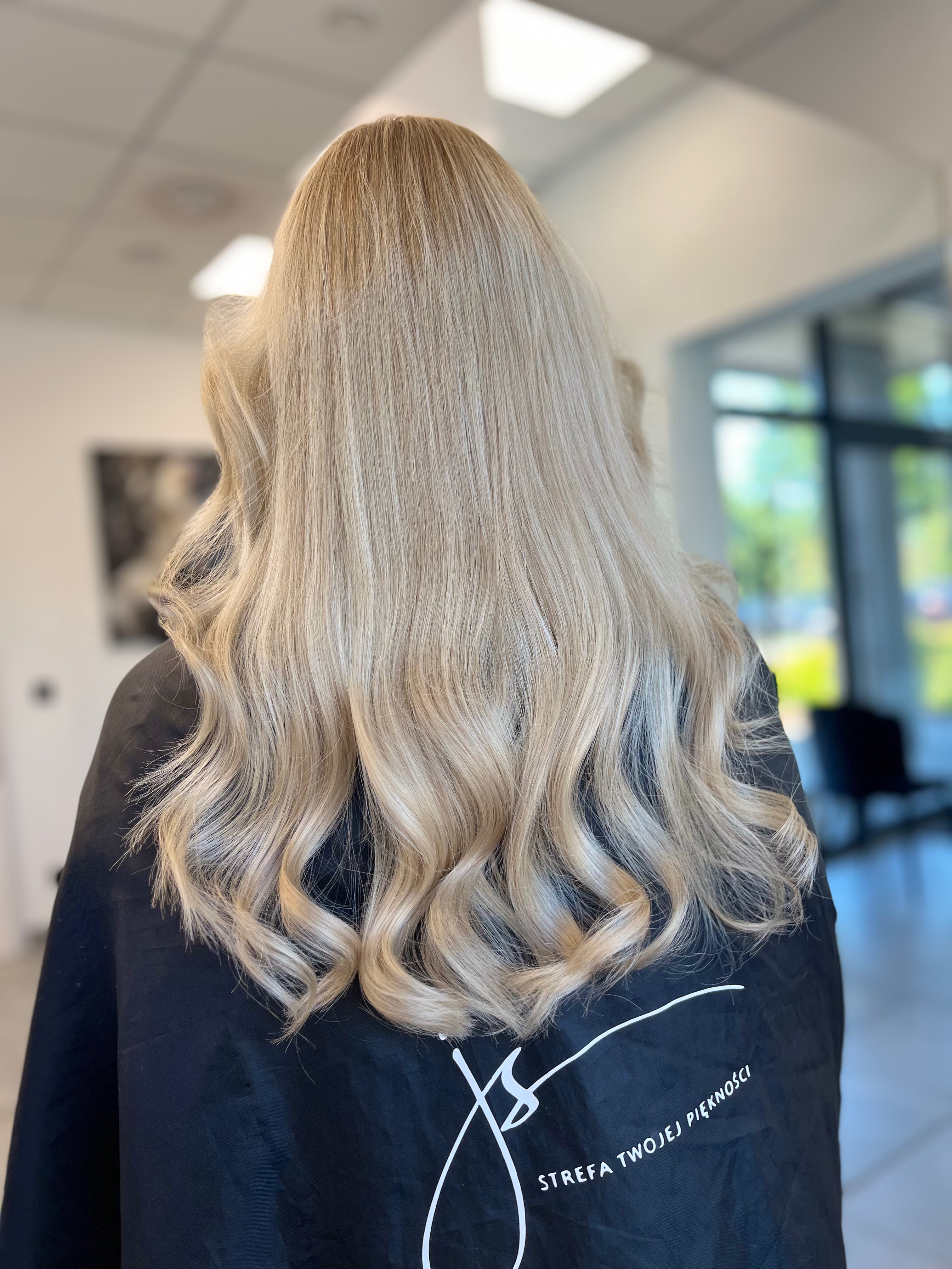 Koloryzacja balayage wykonana w salonie fryzjerskim J&S w Bydgoszczy