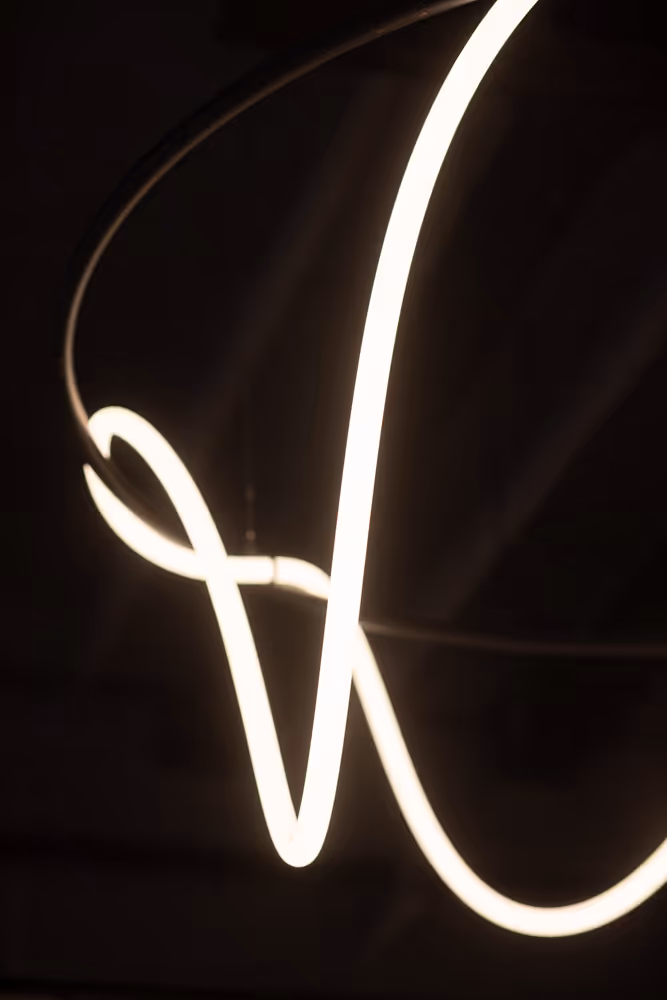 Інтер'єр магазину T.Mosca в River Mall Київ: сучасний стиль для продажу одягу