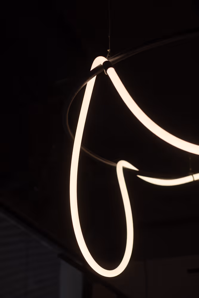 Інтер'єр магазину T.Mosca в River Mall Київ: сучасний стиль для продажу одягу