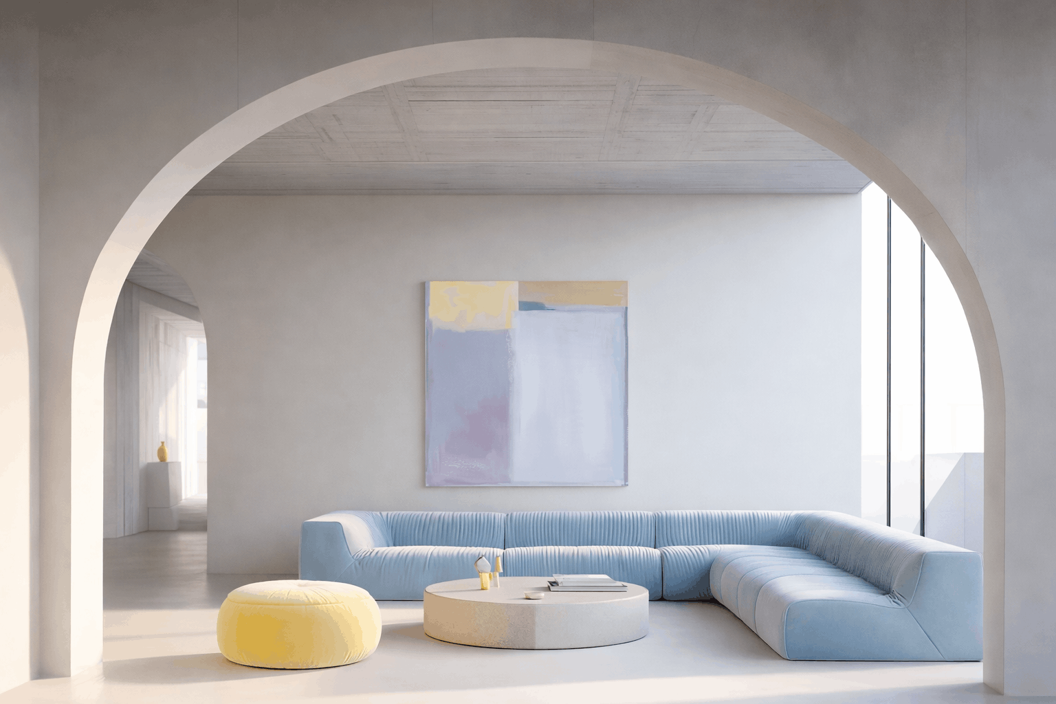 Сучасний інтер’єр в світлій палітрі з м’яким блакитним диваном, арочним прорізом та пастельними акцентами в стилі трендів 2026 року