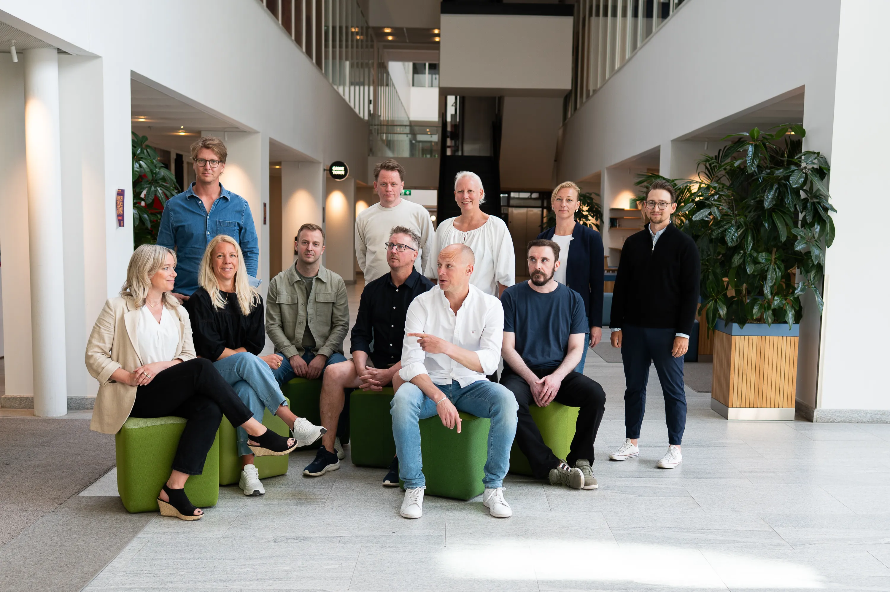 Gruppbild av medarbetare som jobbar på HPI