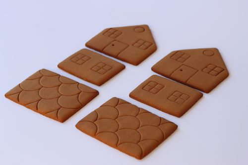 Enjoy a Gingerbread House Decorating workshop for a festive, hands-on team-building event. Perfect for corporate wellness and holiday-themed activities. Loved by adults and kids alike!