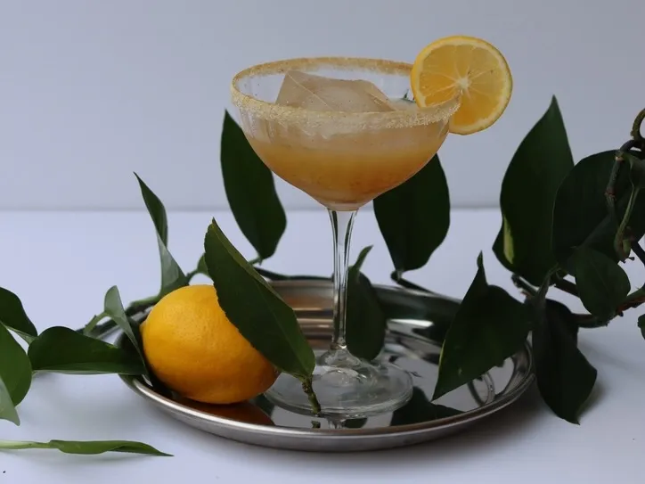Host a mocktail mixology workshop and craft unique, non-alcoholic drinks. Perfect for corporate wellness events and team-building experiences.