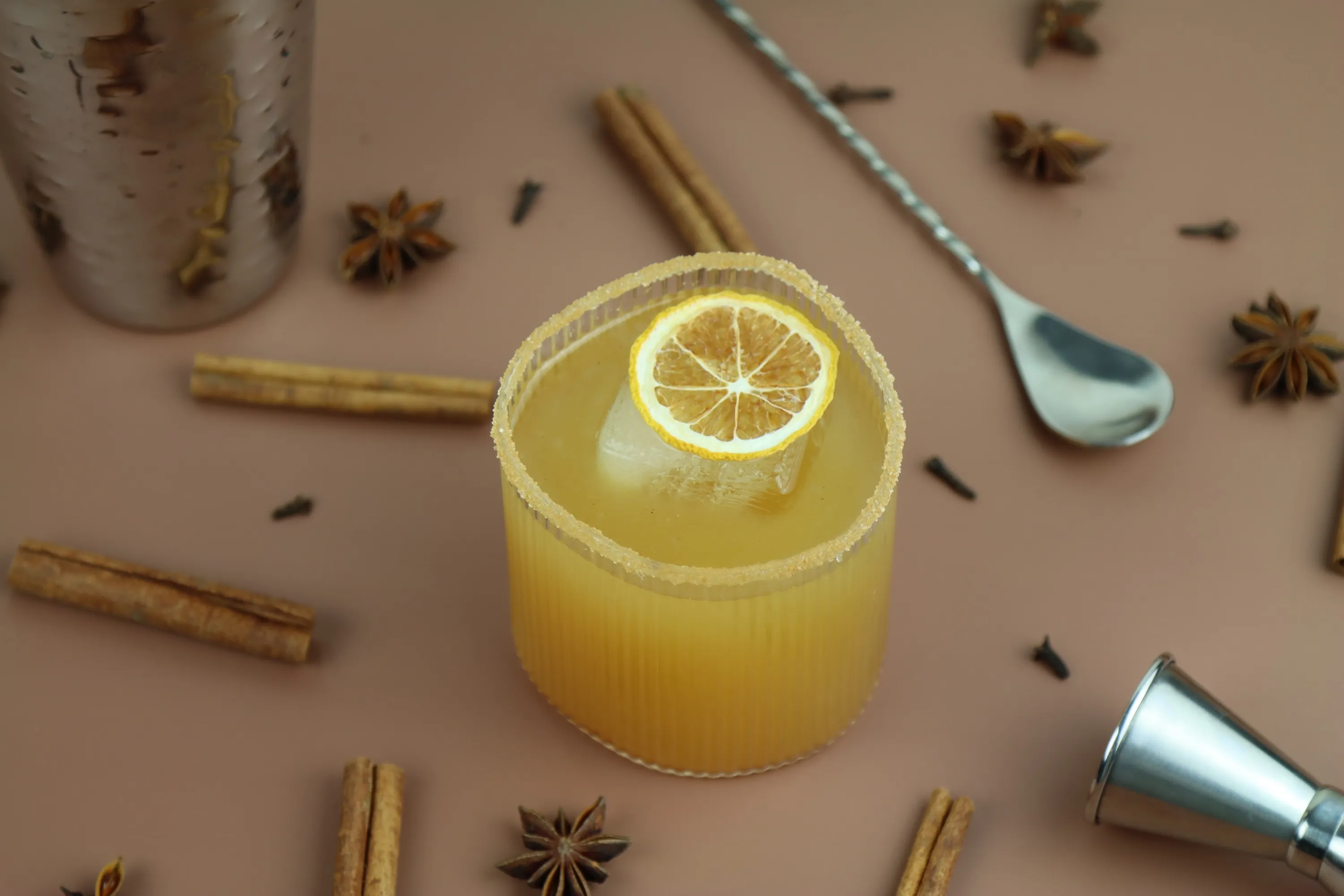 Enjoy a cozy holiday Cocktail Happy Hour workshop with hands-on mixology. Perfect for corporate team-building, creating unique cocktails in a fun, interactive setting.