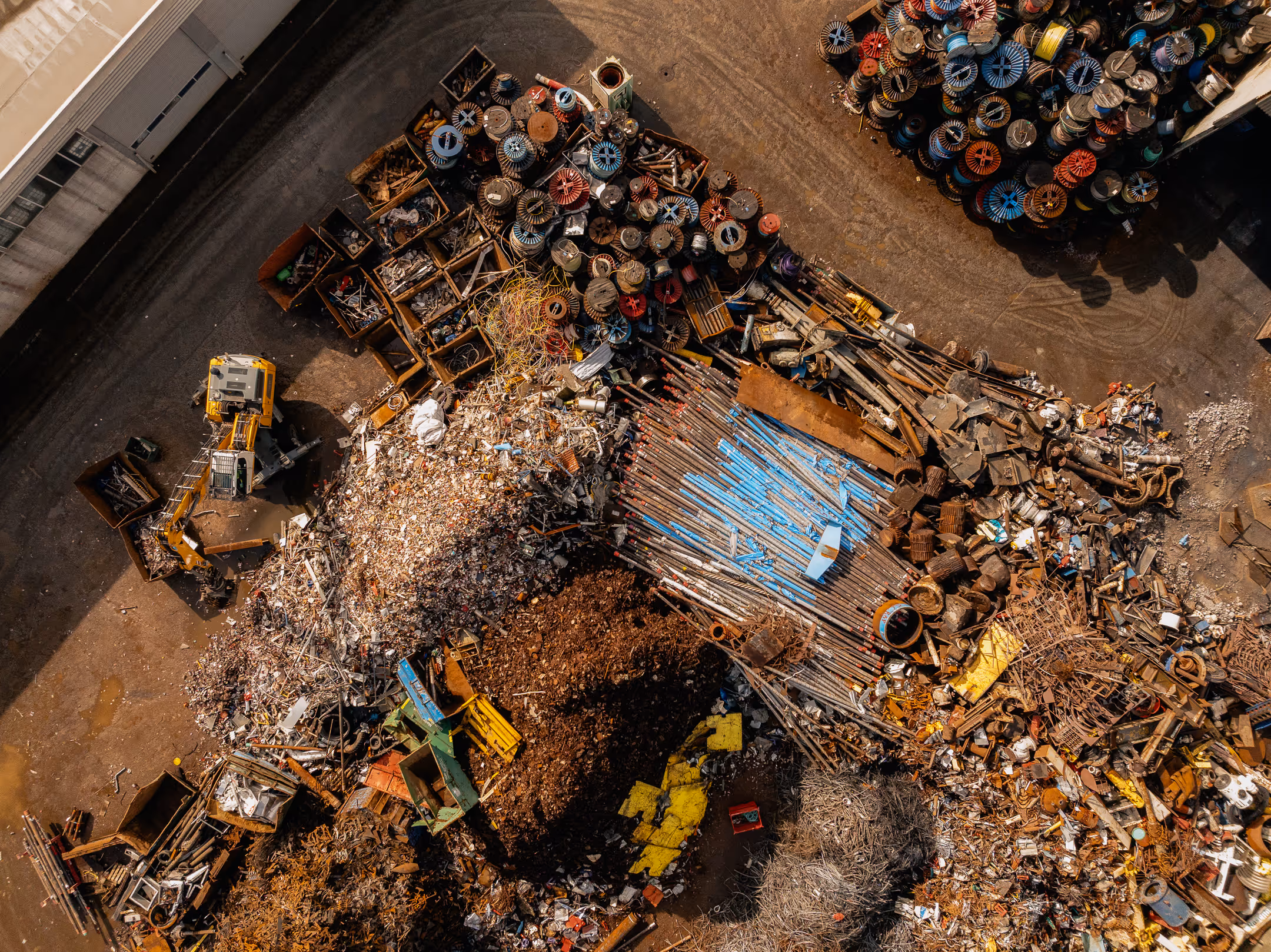 bedriftsfotograf i Stavanger dokumenterer industri og logistikk i aktivt arbeidsmiljø