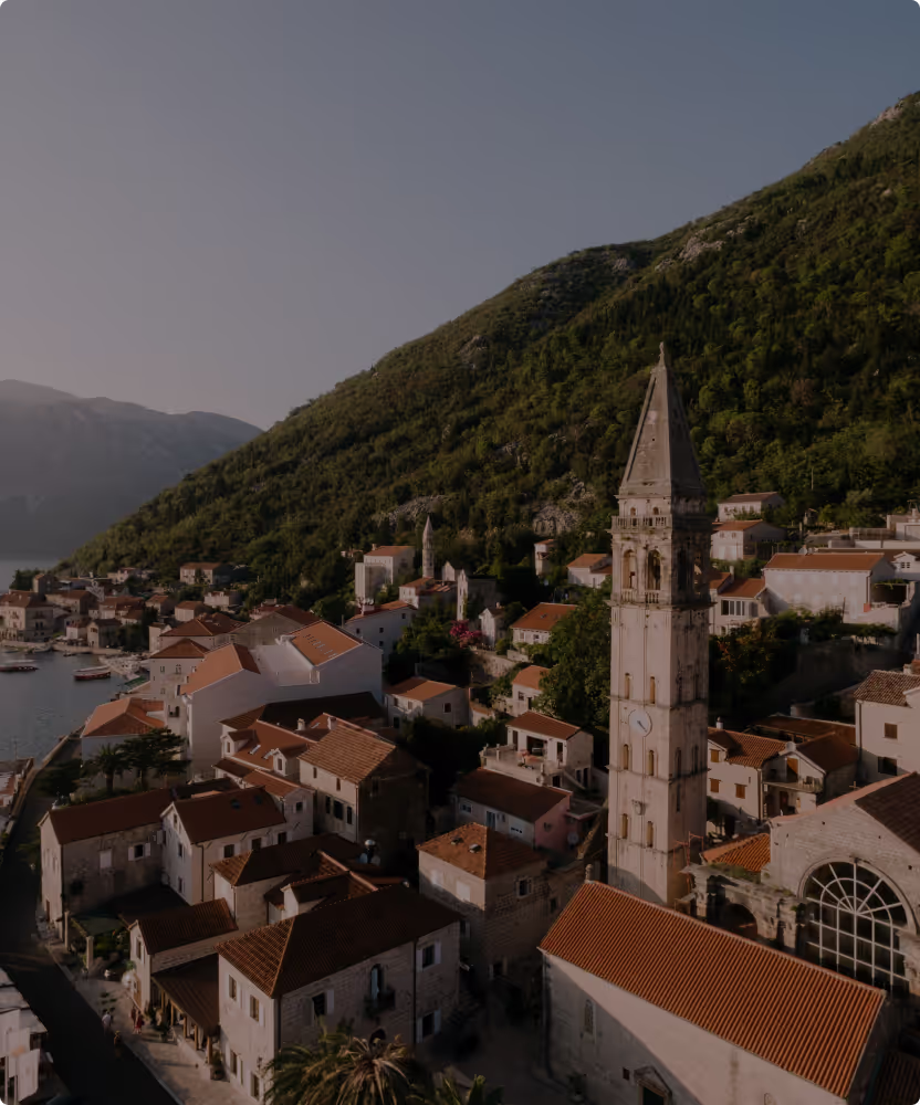 Immobilien in Montenegro nahe UNESCO-Welterbestätten und historischen Städten, verbunden mit reicher Kultur und Geschichte. Luxusimmobilien von Deluxe Estate Montenegro.