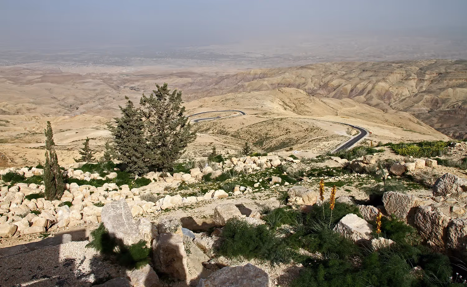 מֹשֶׁה לֹא יָכוֹל לְהִכָּנֵס לְאֶרֶץ יִשְׂרָאֵל הַמֻּבְטַחַת