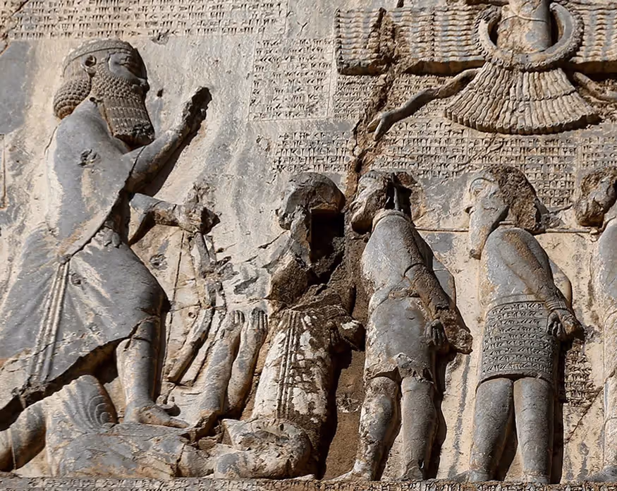 Дарий I Великий разрешает продолжать восстановление Храма